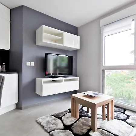 Charming Quiet Service Apartment